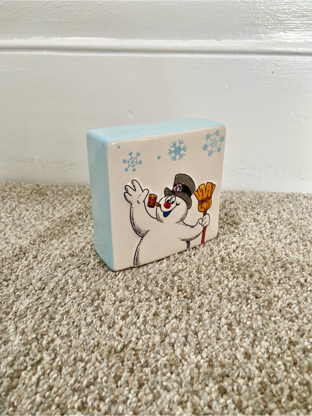 NWOT Rae Dunn Frosty The Snowman Ceramic Tabletop Decor